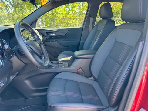 Used 2022 Chevrolet Equinox RS w/ Infotainment Package image 18