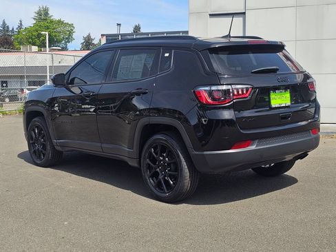 Used 2022 Jeep Compass Latitude w/ Convenience Group AWD/4WD image 5