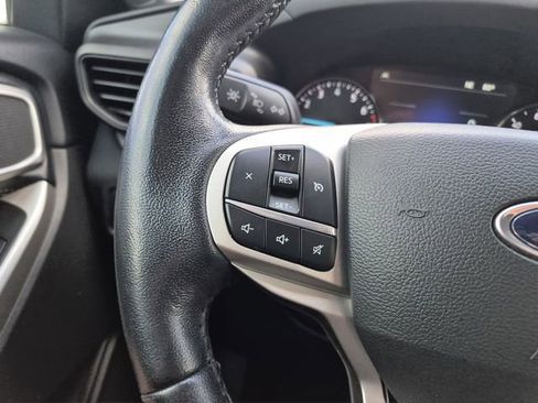 Used 2022 Ford Explorer XLT w/ Class IV Trailer Tow Package image 32