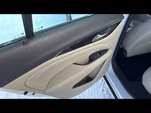 Used 2018 Buick Regal Essence w/ Driver Confidence Package #1 image 25