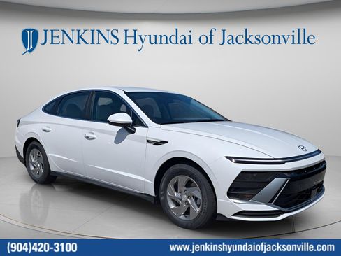 New 2026 Hyundai Sonata SE FWD image 1