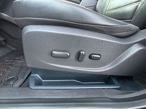 Used 2017 Ford Escape SE w/ SE Leather Comfort Package image 14