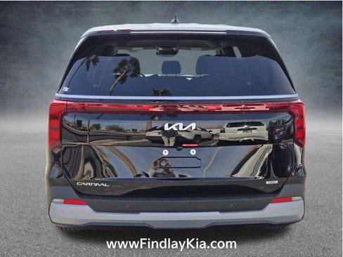 New 2026 Kia Carnival LXS FWD image 5
