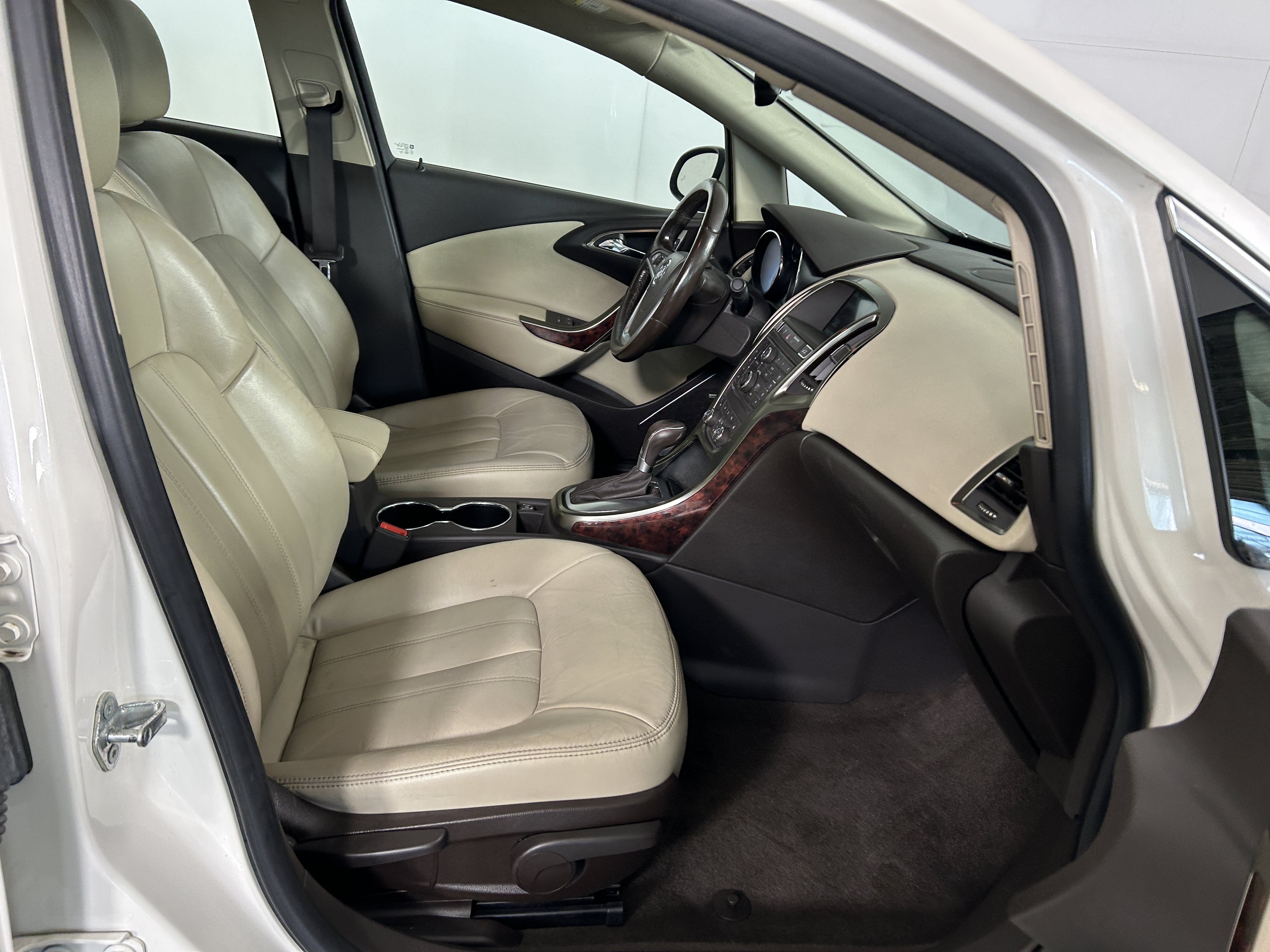 Used 2014 Buick Verano Leather FWD image 27