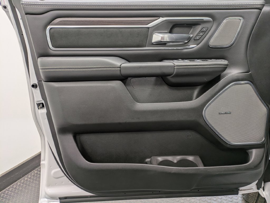 Used 2025 RAM 1500 Laramie w/ Night Edition AWD/4WD image 8