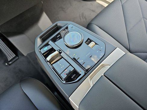 New 2026 BMW iX xDrive60 w/ Premium Package image 25