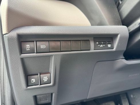 Used 2021 Toyota Sienna XLE AWD/4WD image 26