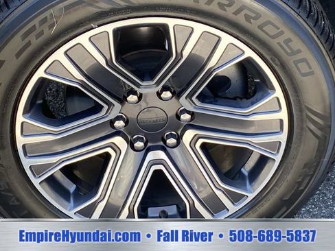 Used 2024 Jeep Wagoneer L Series II w/ Flexible Seating Group AWD/4WD image 28