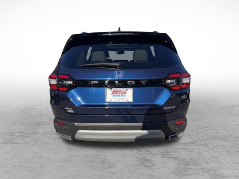Used 2025 Honda Pilot Touring image 5