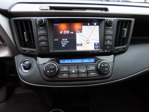 Used 2016 Toyota RAV4 Limited image 25
