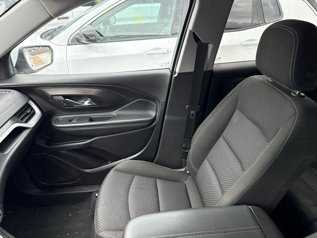 Used 2024 GMC Terrain SLE FWD image 5
