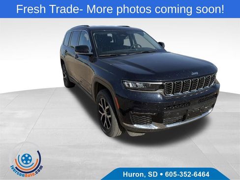 Used 2023 Jeep Grand Cherokee L Limited AWD/4WD image 1