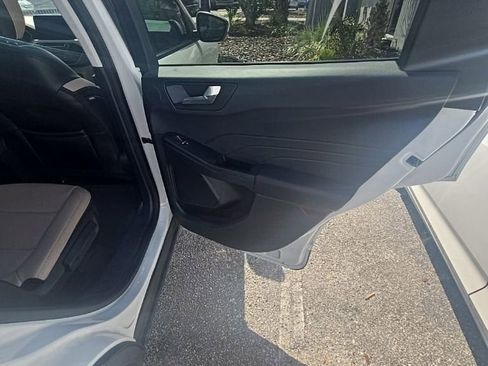 Used 2022 Ford Escape SEL w/ Technology Package image 7