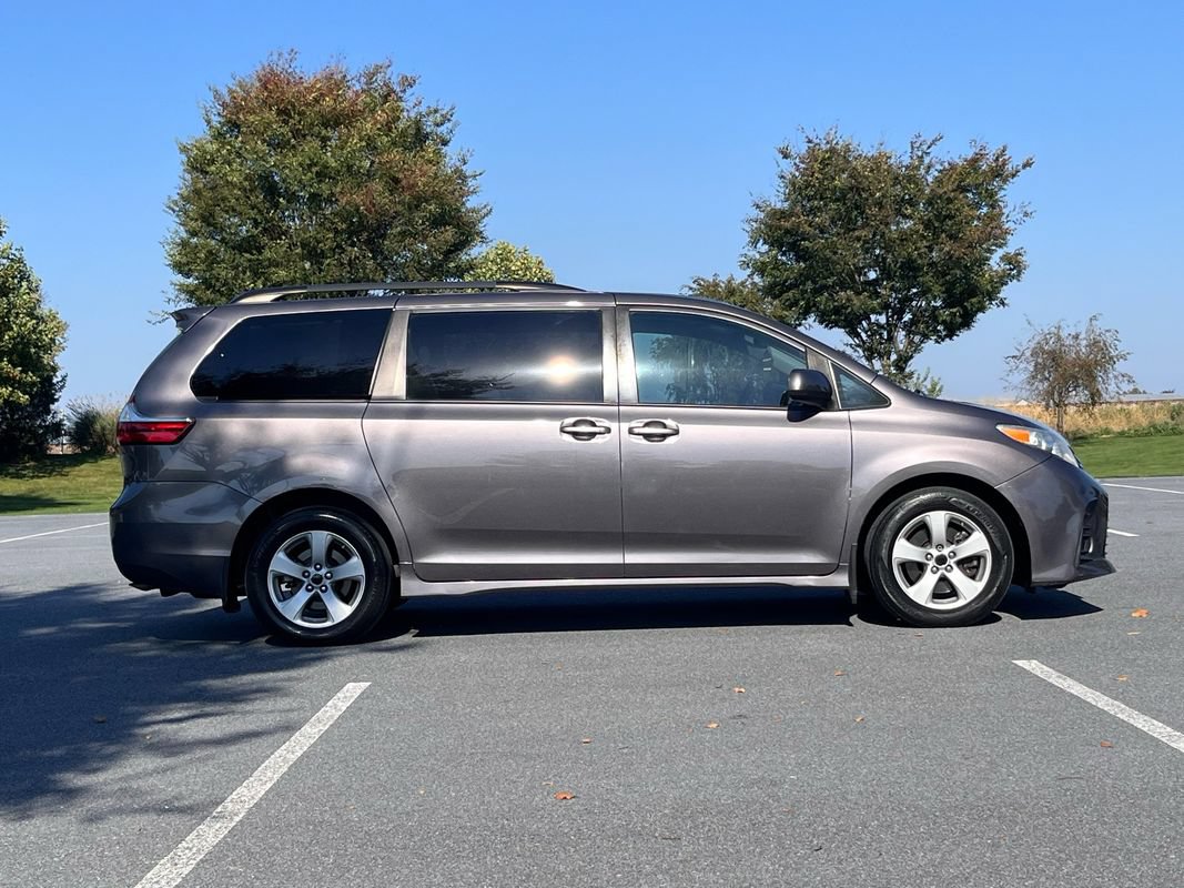 Used 2019 Toyota Sienna LE FWD image 9