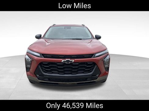 Used 2024 Chevrolet Trax ACTIV w/ Sunroof Package FWD image 2