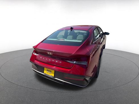 Used 2025 Hyundai Elantra SEL FWD image 14