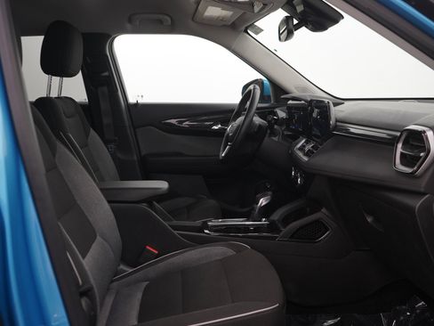 Used 2025 Chevrolet TrailBlazer LT w/ Convenience Package AWD/4WD image 13