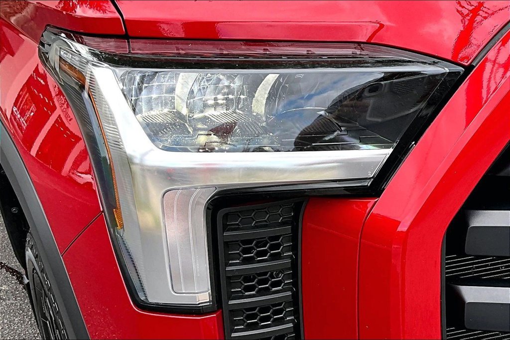 Used 2026 Toyota Tundra Limited AWD/4WD image 31