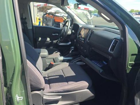 Used 2024 Nissan Frontier SV w/ SV Convenience Package RWD image 12