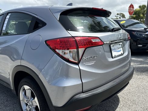 Used 2021 Honda HR-V LX image 11