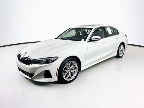 Used 2025 BMW 330i Sedan RWD image 3
