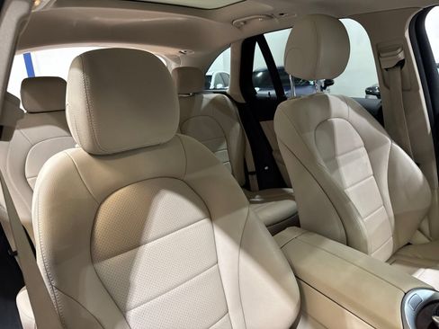 Used 2017 Mercedes-Benz GLC 300 4MATIC image 38