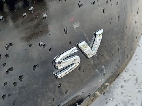 Certified 2023 Nissan Rogue SV FWD image 8
