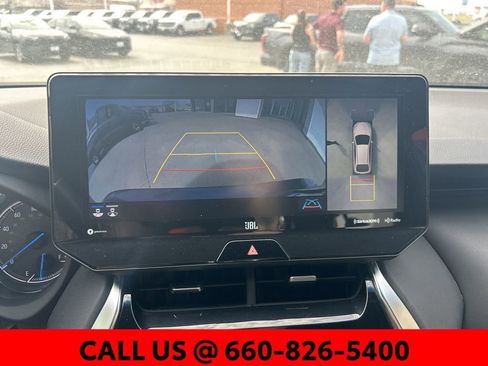 Used 2021 Toyota Venza Limited image 24