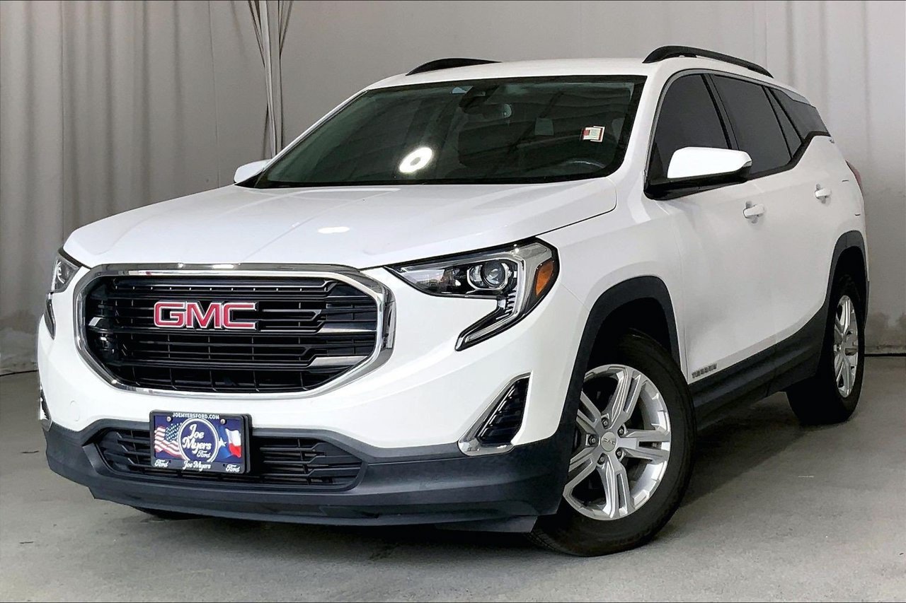 Used 2020 GMC Terrain SLE w/ Driver Convenience Package FWD image 2