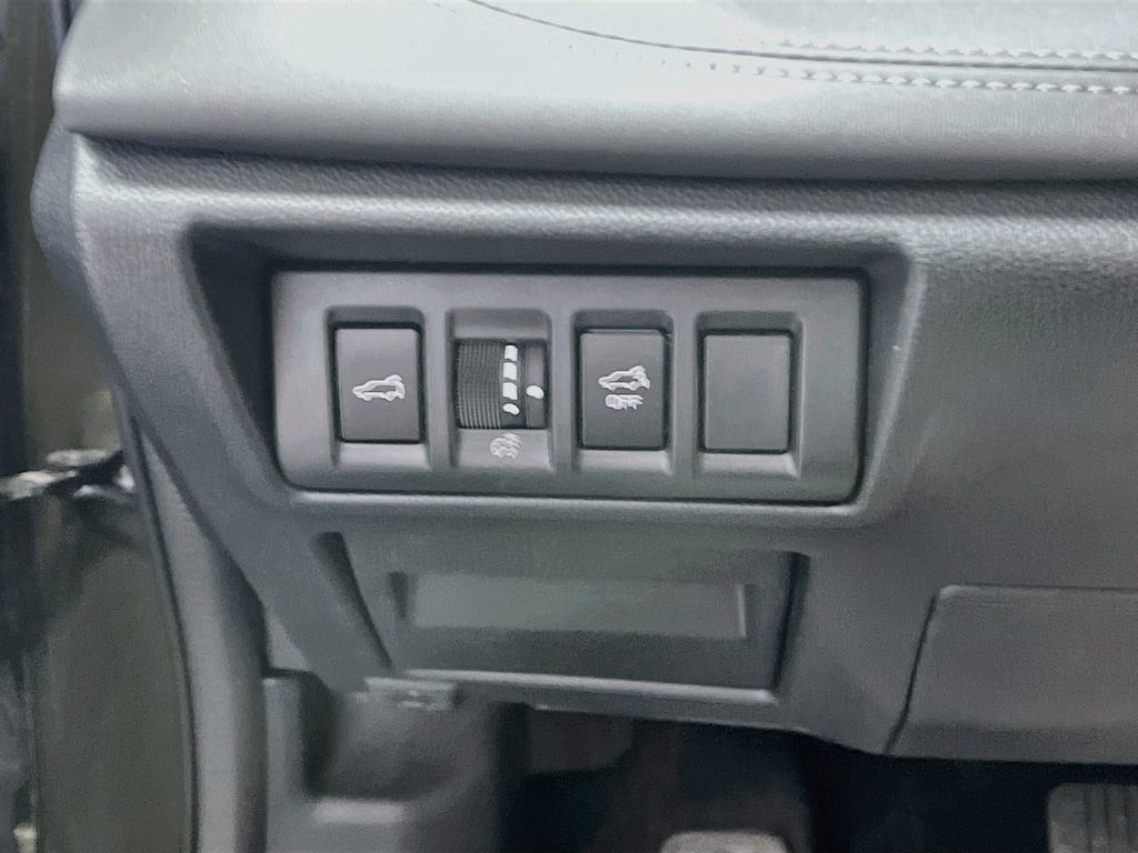Used 2025 Subaru Outback Limited AWD/4WD image 10