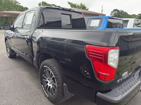 Used 2021 Nissan Titan SV w/ Accessory Utility Package RWD image 5