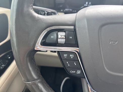 Used 2020 Lincoln Navigator Reserve AWD/4WD image 22