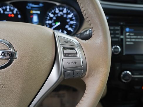 Used 2015 Nissan Rogue SL w/ SL Premium Package image 19