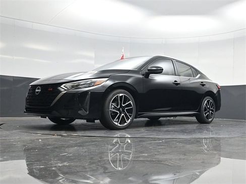 Used 2025 Nissan Sentra SR w/ SR Premium Package image 53