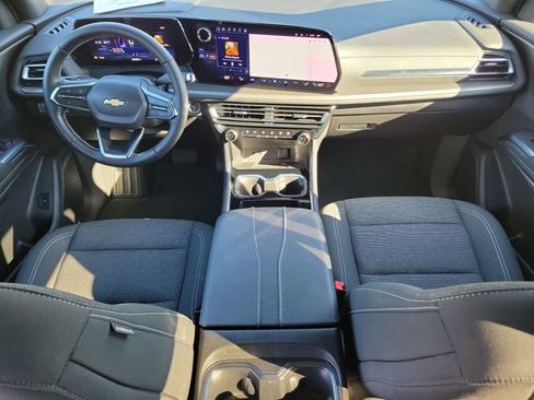 Certified 2025 Chevrolet Traverse LT image 15