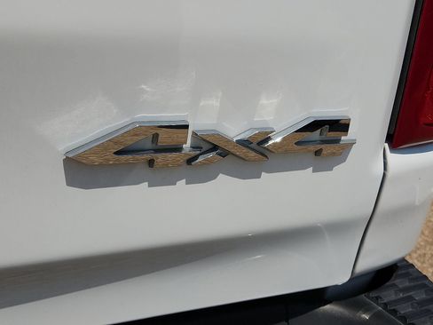 Used 2025 RAM 1500 Laramie AWD/4WD image 10