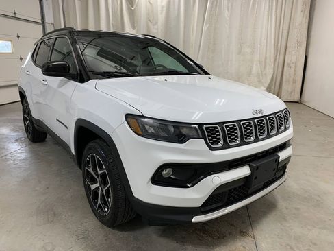 Used 2025 Jeep Compass Limited AWD/4WD image 12