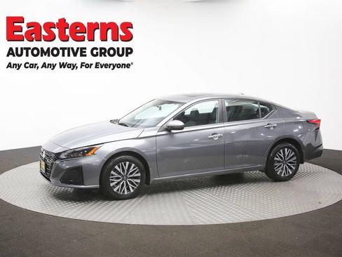 Used 2024 Nissan Altima 2.5 SV w/ SV Premium Package AWD/4WD image 54