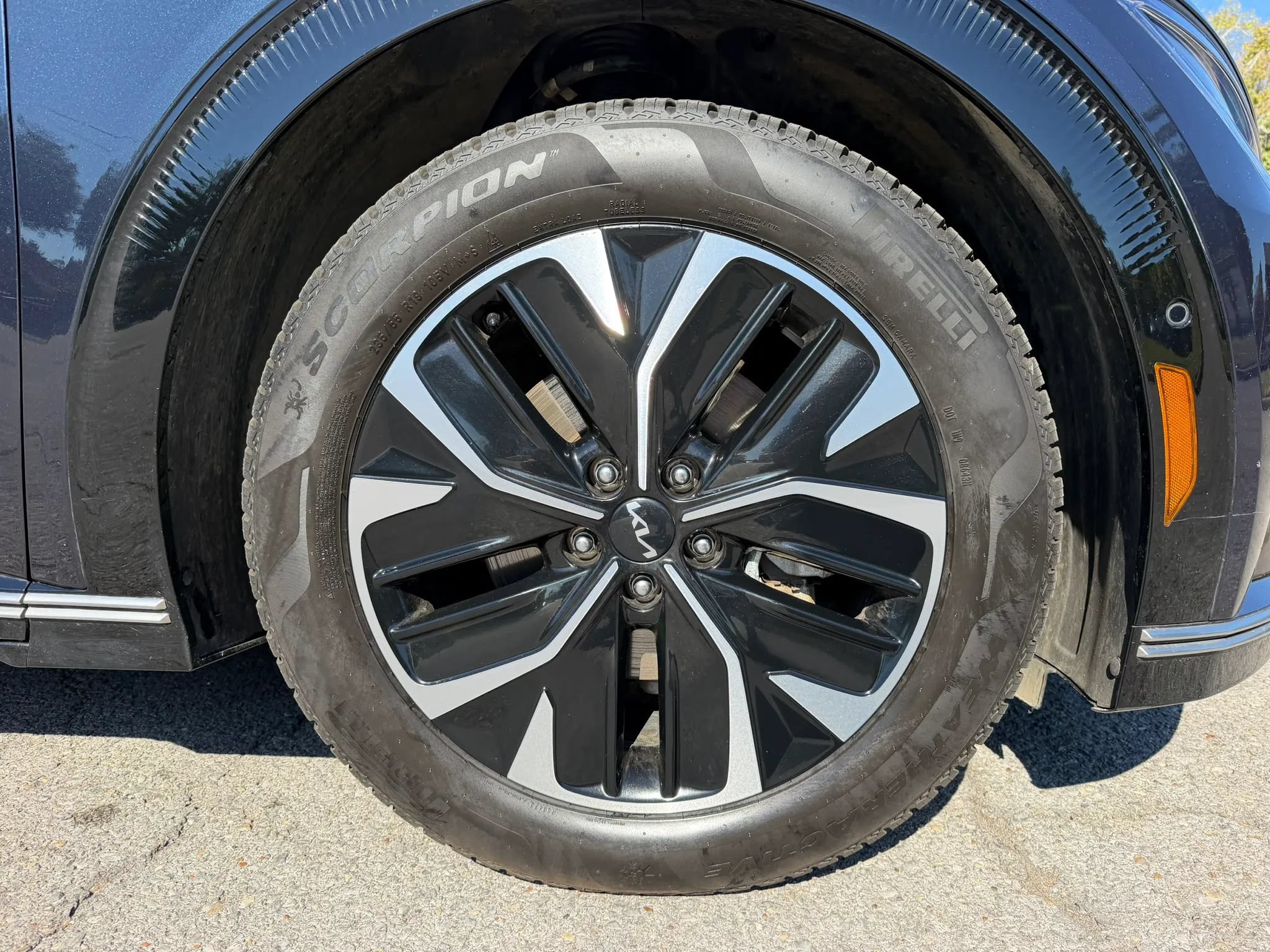 Used 2022 Kia EV6 Wind w/ Wind Technology Package AWD/4WD image 13