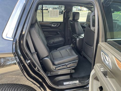 Used 2023 Chevrolet Tahoe High Country w/ Advanced Technology Package AWD/4WD image 18