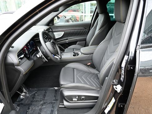 New 2026 Maserati Grecale Modena image 11