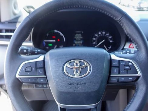 Certified 2021 Toyota Sienna XLE w/ XLE Plus Package AWD/4WD image 13