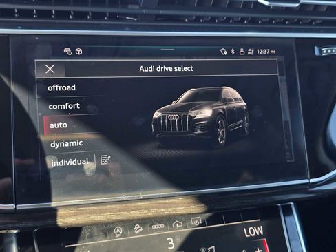 Used 2024 Audi Q7 3.0T Premium Plus image 33