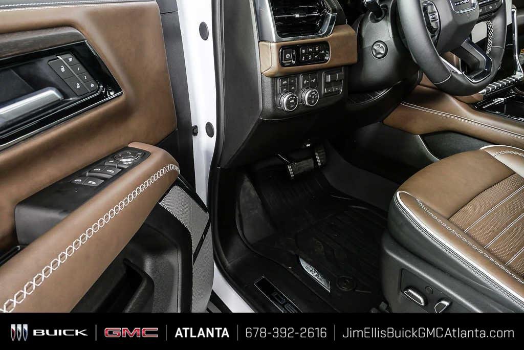 Certified 2026 GMC Yukon Denali Ultimate AWD/4WD image 9