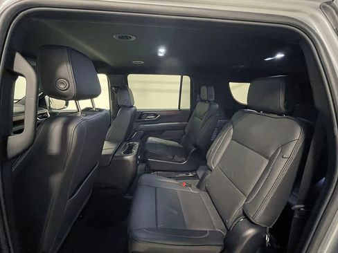 Used 2025 GMC Yukon XL Denali image 24