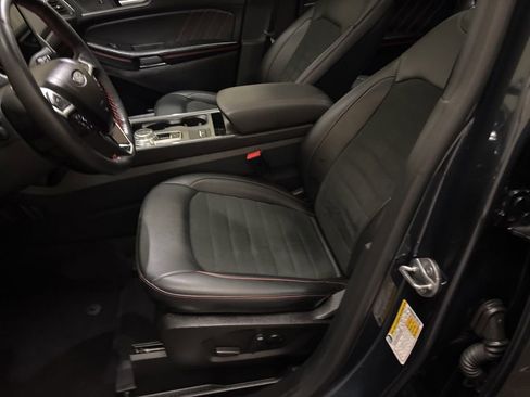 Used 2023 Ford Edge ST-Line image 11