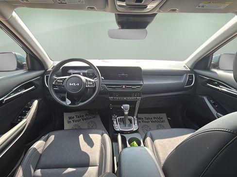 Used 2024 Kia Seltos EX AWD/4WD image 19