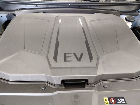 New 2026 Hyundai Ioniq 5 SE image 6