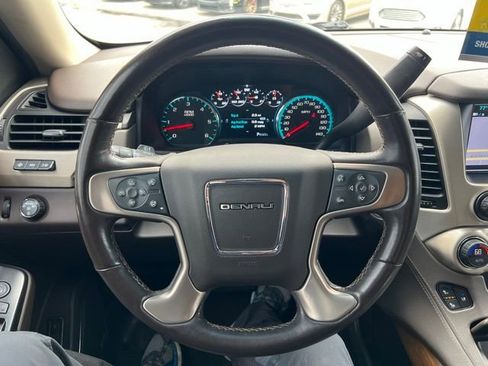 Used 2020 GMC Yukon XL Denali image 32