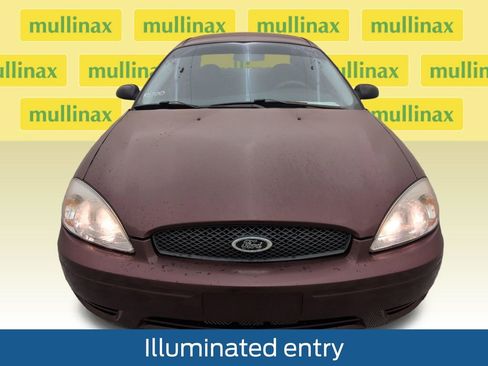 Used 2005 Ford Taurus SE FWD image 12